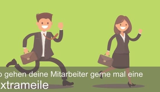 Mitarbeitermotivation: Mann und Frau in Businesskleidung gehen Extrameile